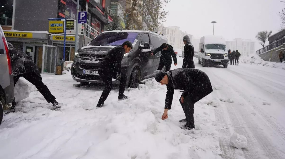 Şırnak\'ta Eğitime Kar Engeli