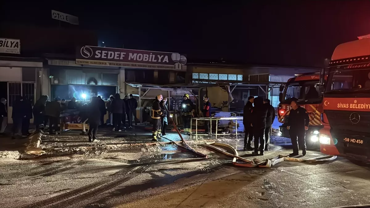 Sivas\'ta Mobilya Atölyesinde Yangın
