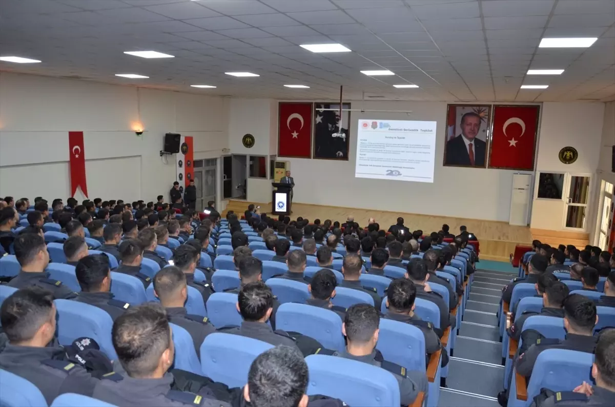 Trabzon\'da "Denetimli Serbestlik Sisteminin Hukuki ve Uygulamalı Boyutu" konferansı yapıldı