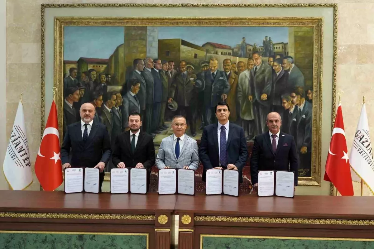 Yılmaz\'dan öğrencilere 3 ayrı destek