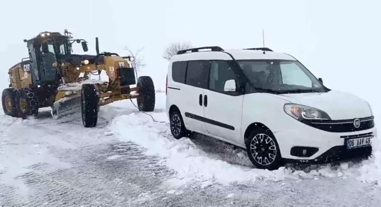 Aksaray\'da Yoğun Kar Yağışı