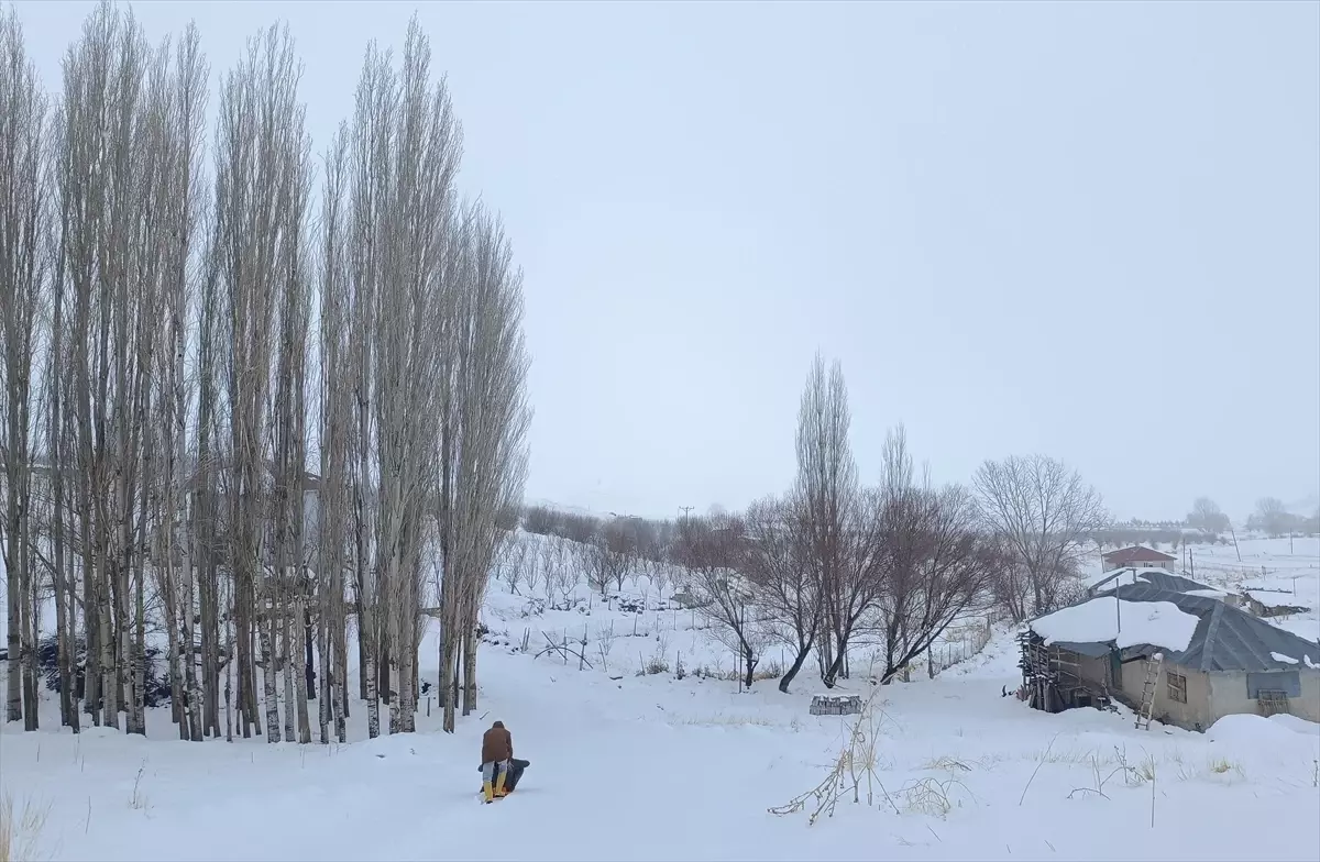 Antalya\'da Kar Yağışı Ulaşımı Etkiledi