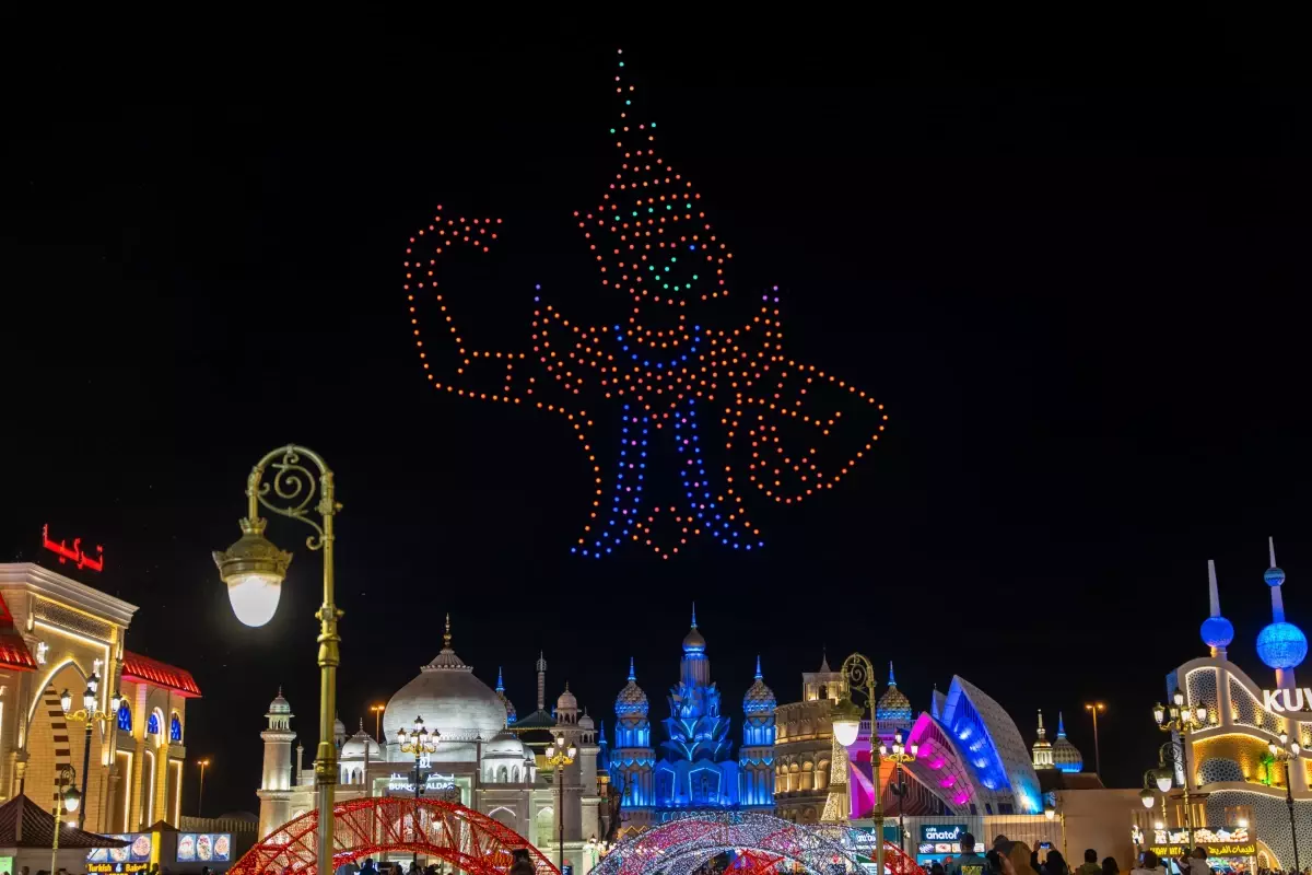 2026\'ya Merhaba Dubai\'de Gösterilerle