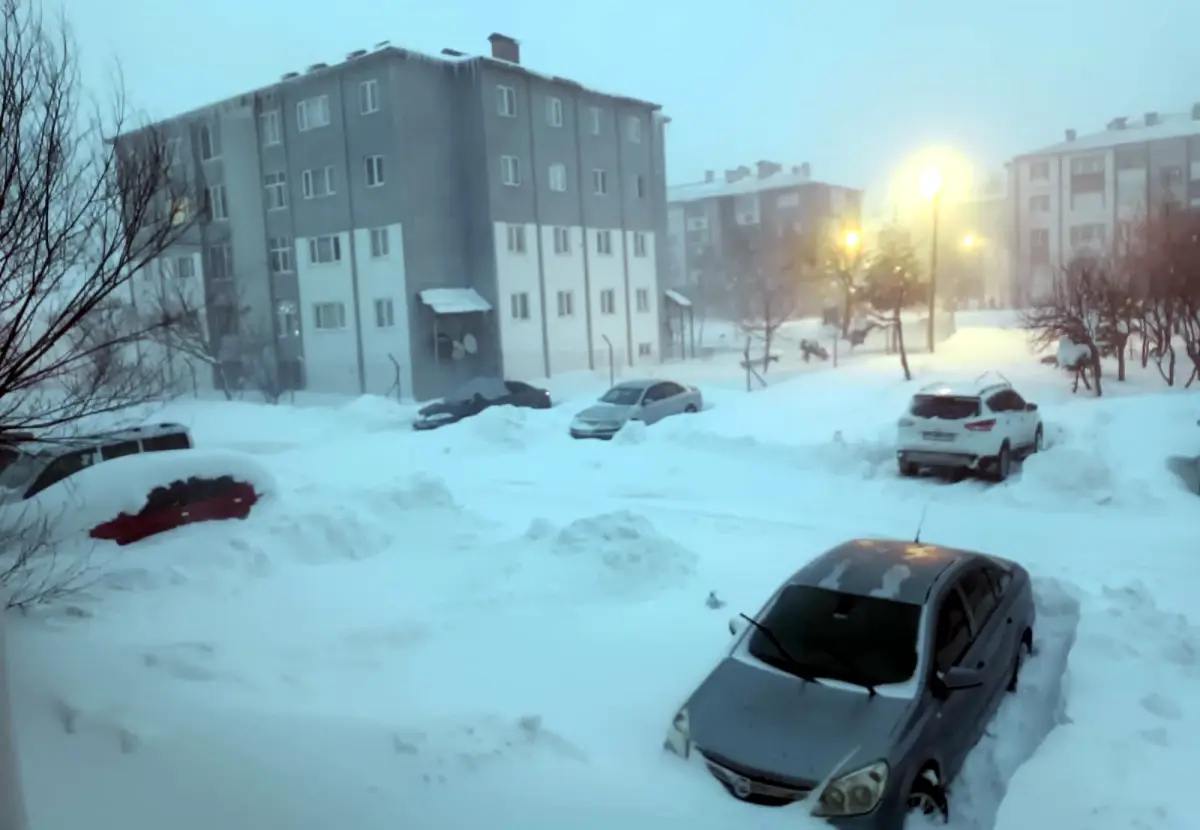 Bitlis\'te Kar Nedeniyle Ağır Vasıtalara Yasak
