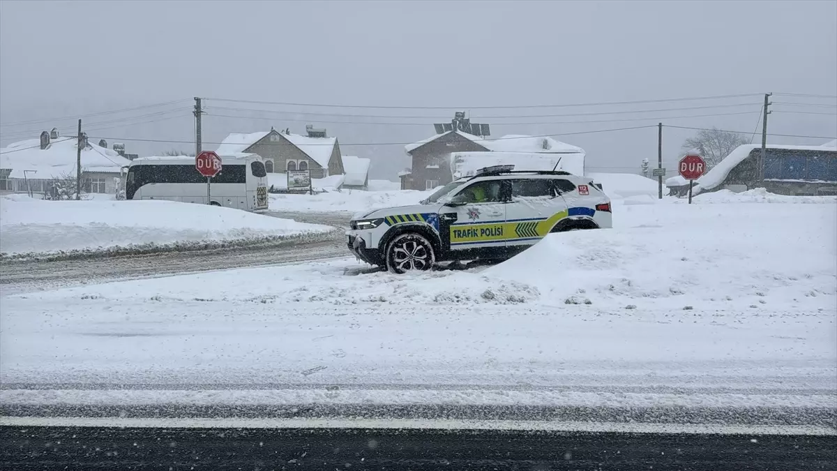 Bolu Dağı\'nda D-100 Yolu Ağır Araçlara Kapandı
