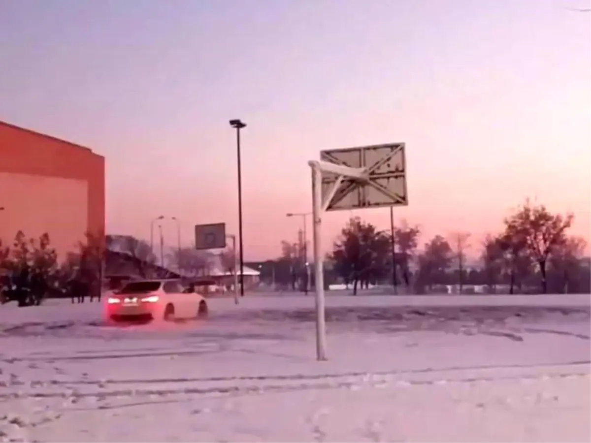 Diyarbakır\'da Buzda Drift Anları