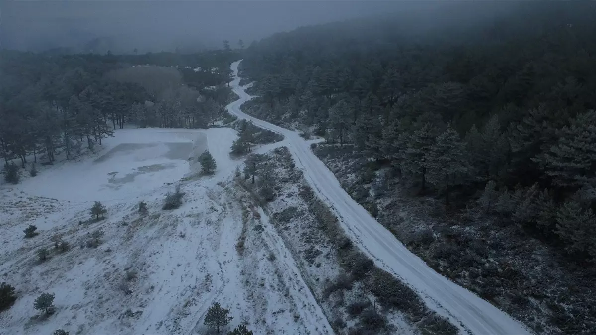 Demirci Yaylaları Karla Kaplandı