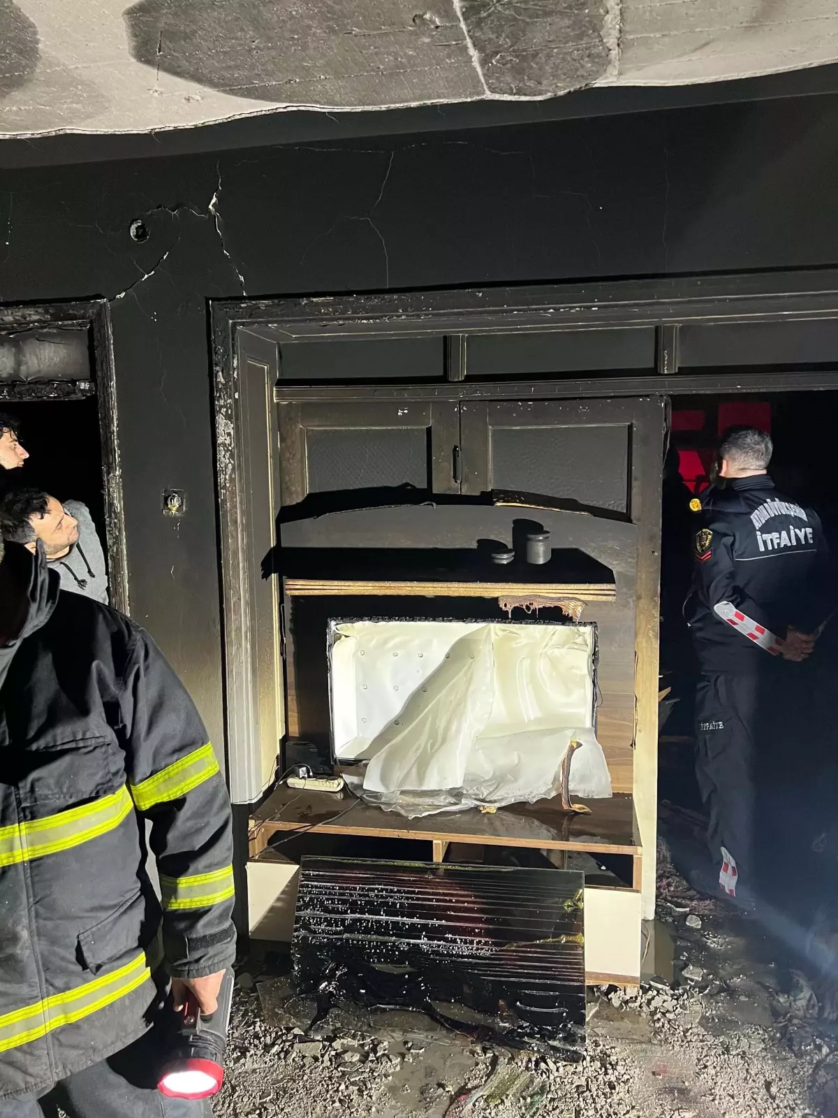 Aydın\'da Yangın: 75 Yaşındaki Adam Hastaneye Kaldırıldı