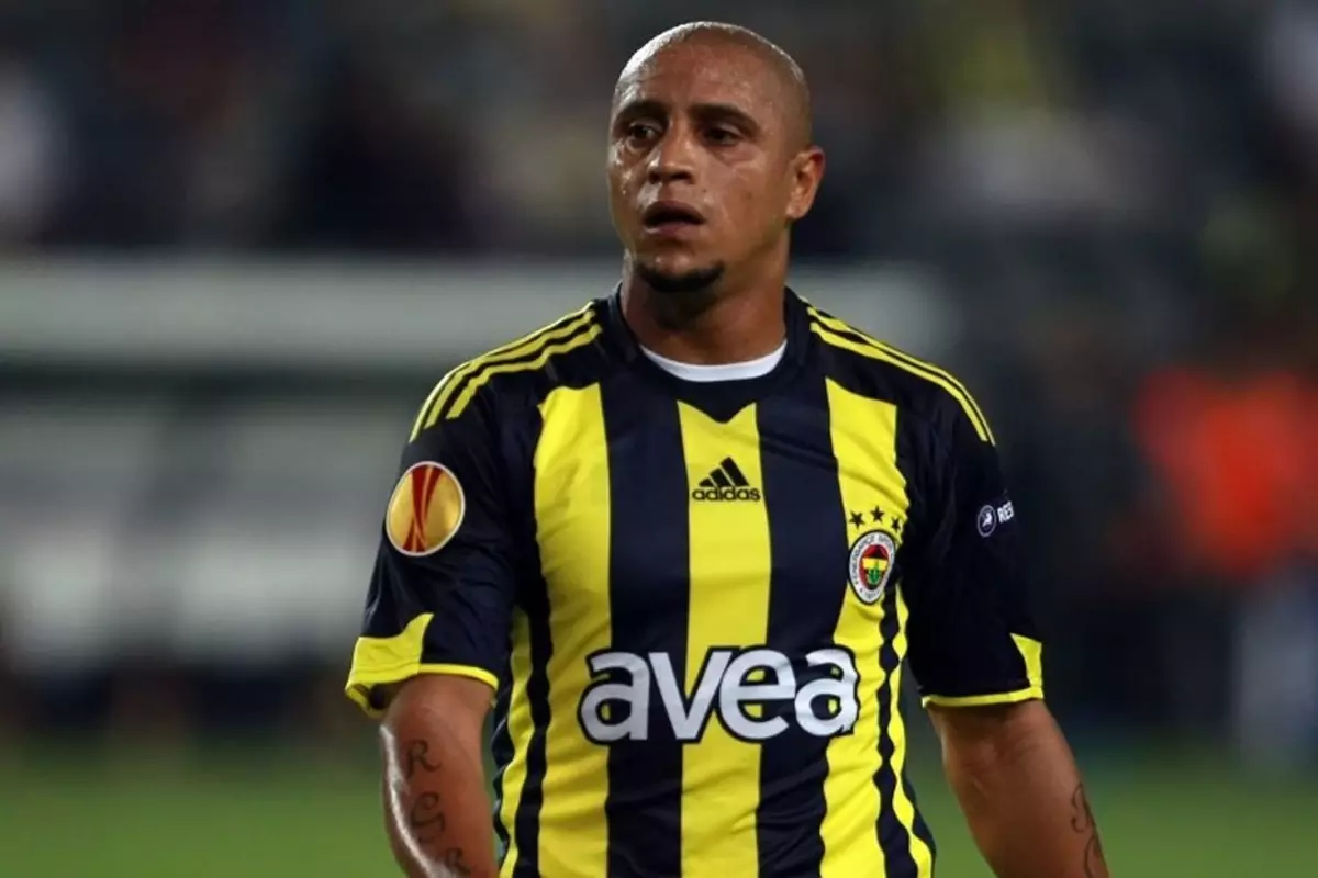 Fenerbahçe\'nin eski yıldızı Roberto Carlos hastaneye kaldırıldı