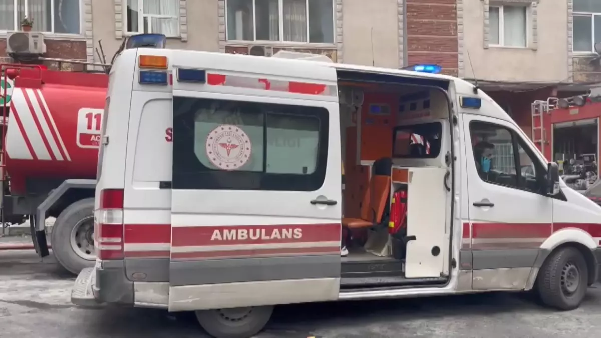 Gaziosmanpaşa\'da Spor Salonunda Yangın