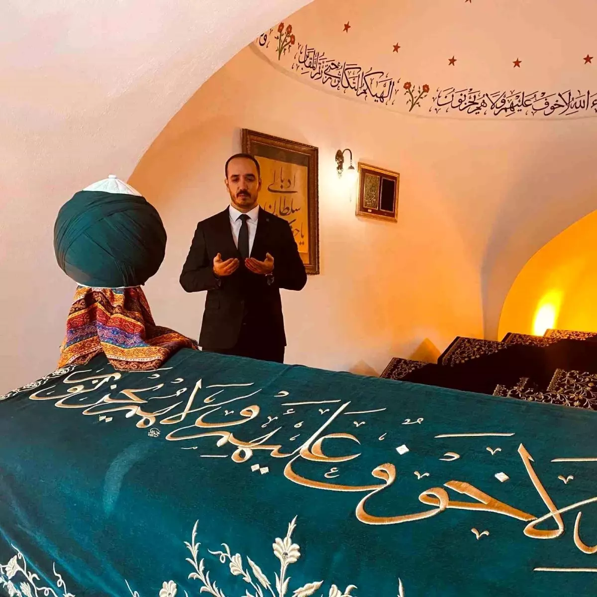 İl Müdürü Bozkurt\'dan Ertuğrulgazi ve Şeyh Edebali türbelerine ziyaret