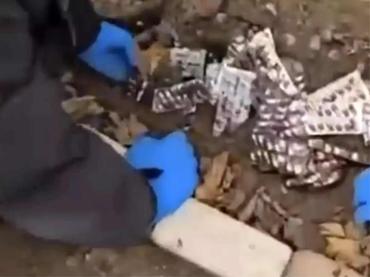 İzmir\'de Uyuşturucu Operasyonu: 9 Bin 132 Hap Ele Geçirildi