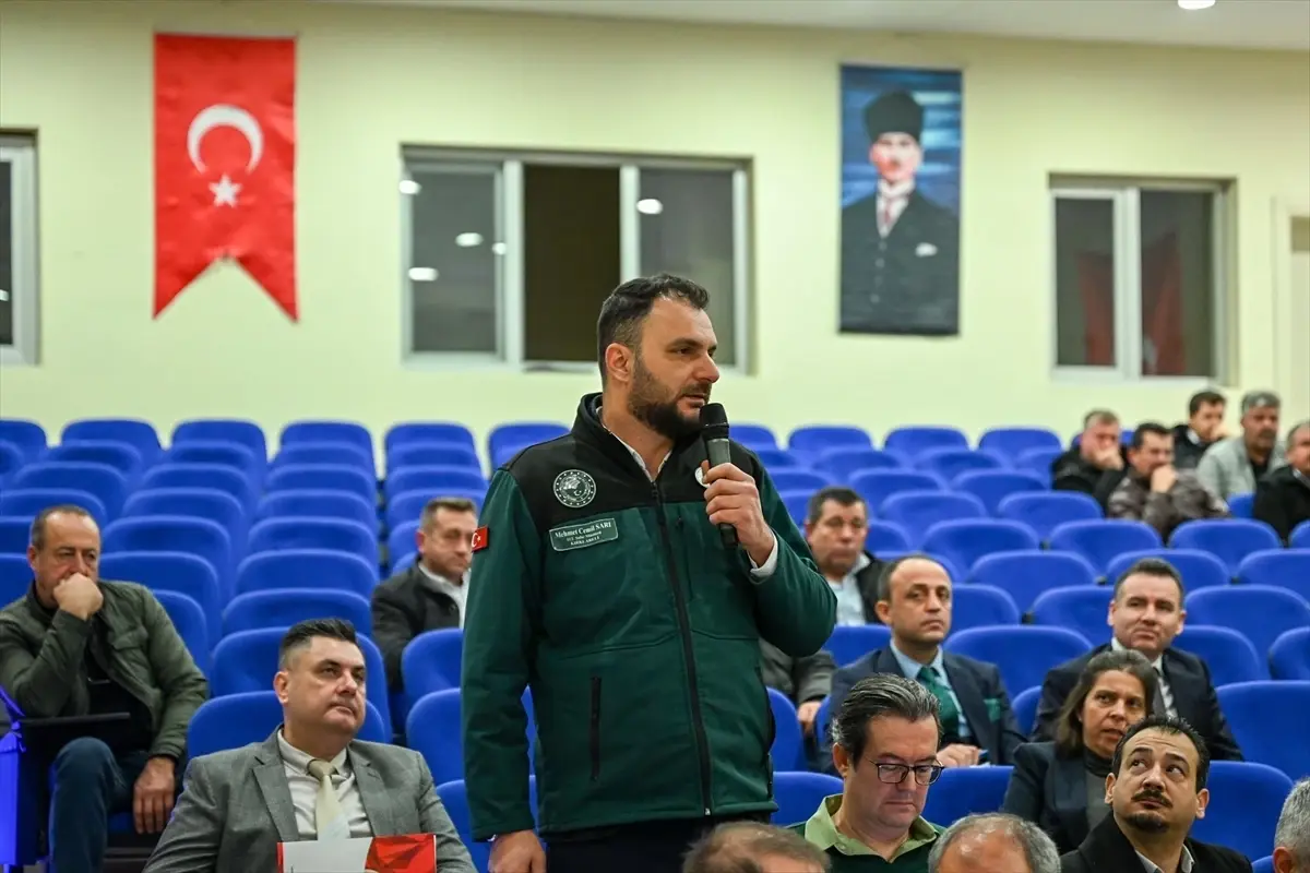 Vali Turan Muhtarlarla Toplantı Gerçekleştirdi