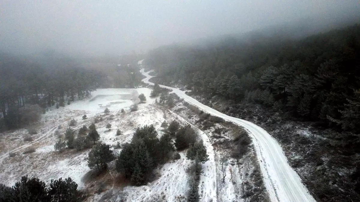 Demirci Yaylaları\'nda Kar Yağışı