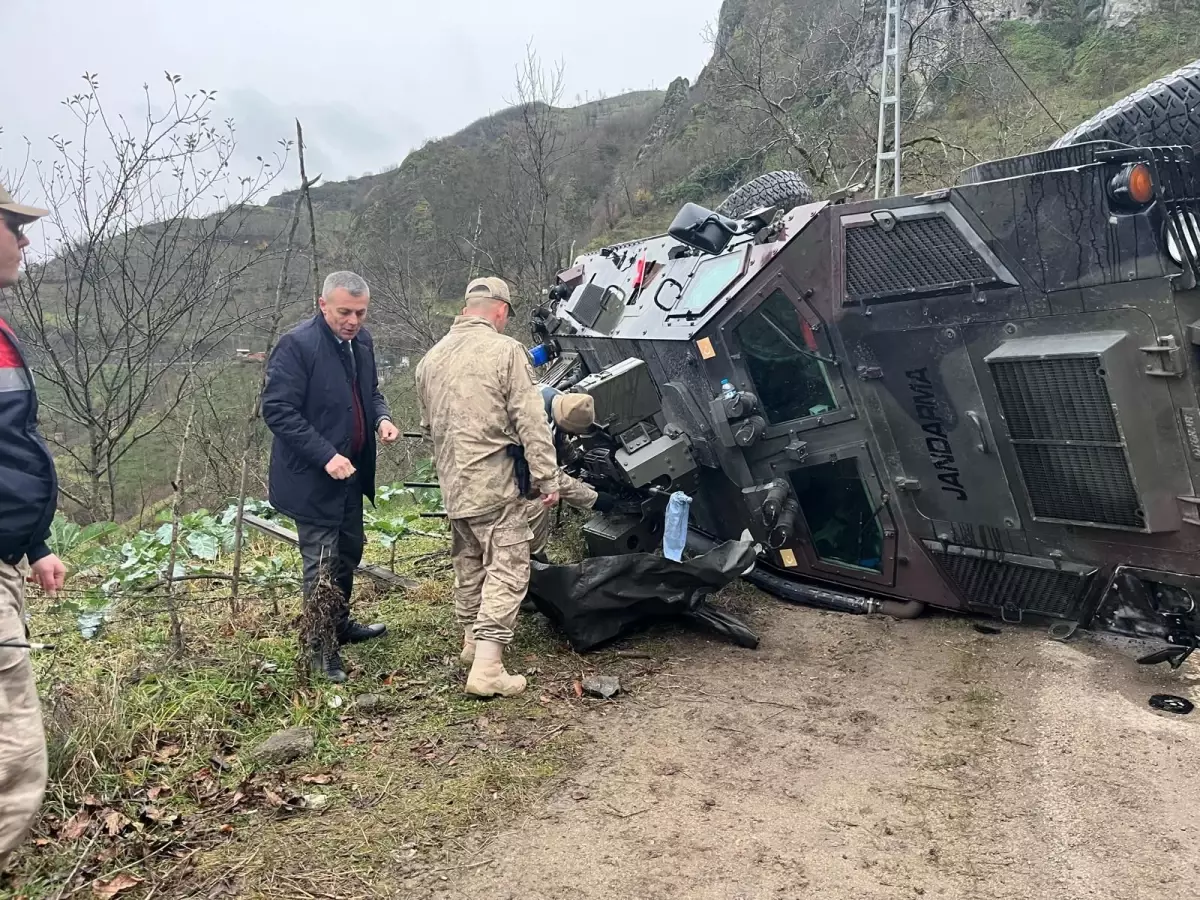 Kabataş\'ta Zırhlı Araç Devrildi