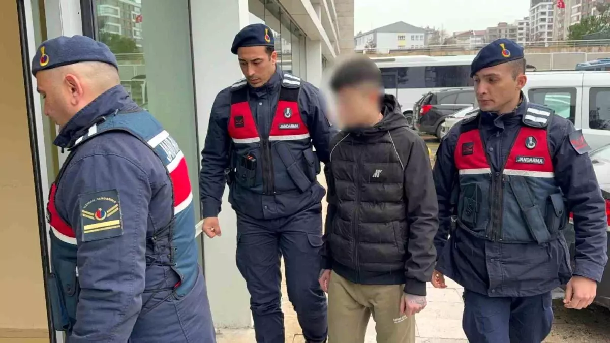 Samsun\'da 17 Yaşındaki Çocuk Uyuşturucudan Tutuklandı