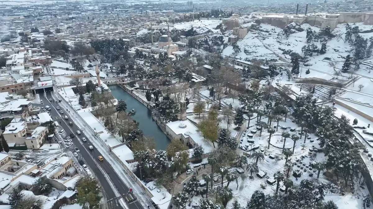 Şanlıurfa\'da Yoğun Kar Yağışı Etkisi