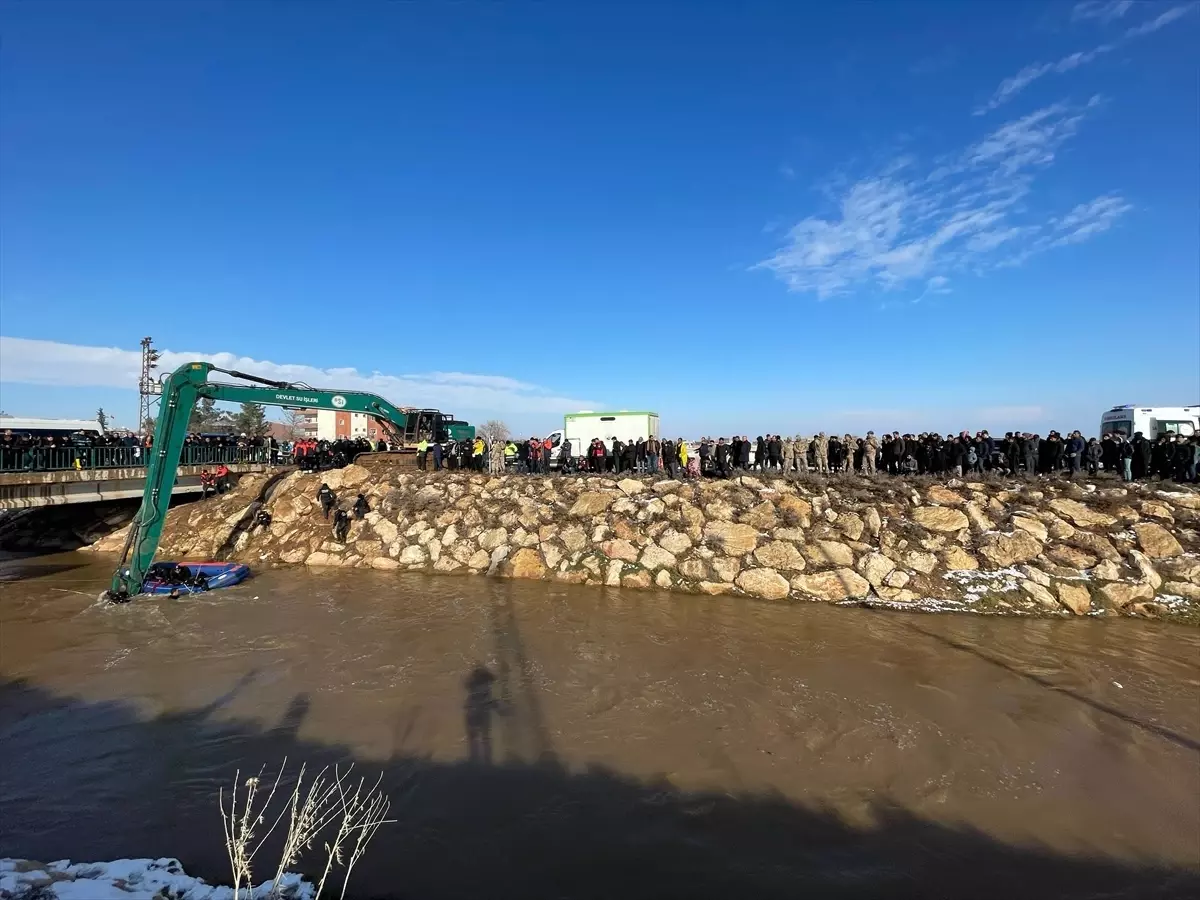 Harran\'da Sulama Kanalında Kayıp Arama Devam Ediyor