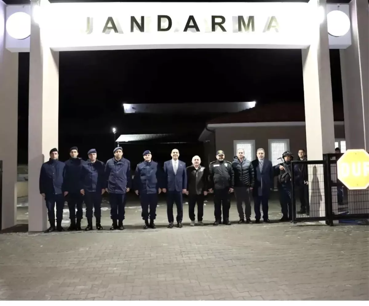 Çankırı\'da Vali Taşolar Yılbaşında Ekipleri Ziyaret Etti