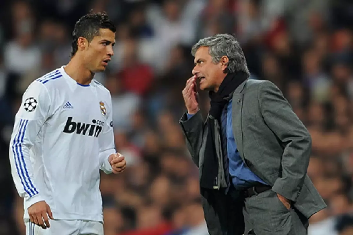 Yıldız futbolcudan yıllar sonra gelen Mourinho itirafı: Ronaldo\'yu soyunma odasında ağlattı