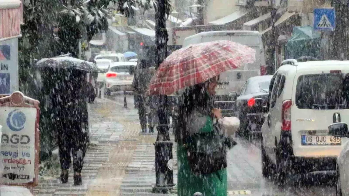 Bartın\'da Yılın Son Günü Kar Yağışı