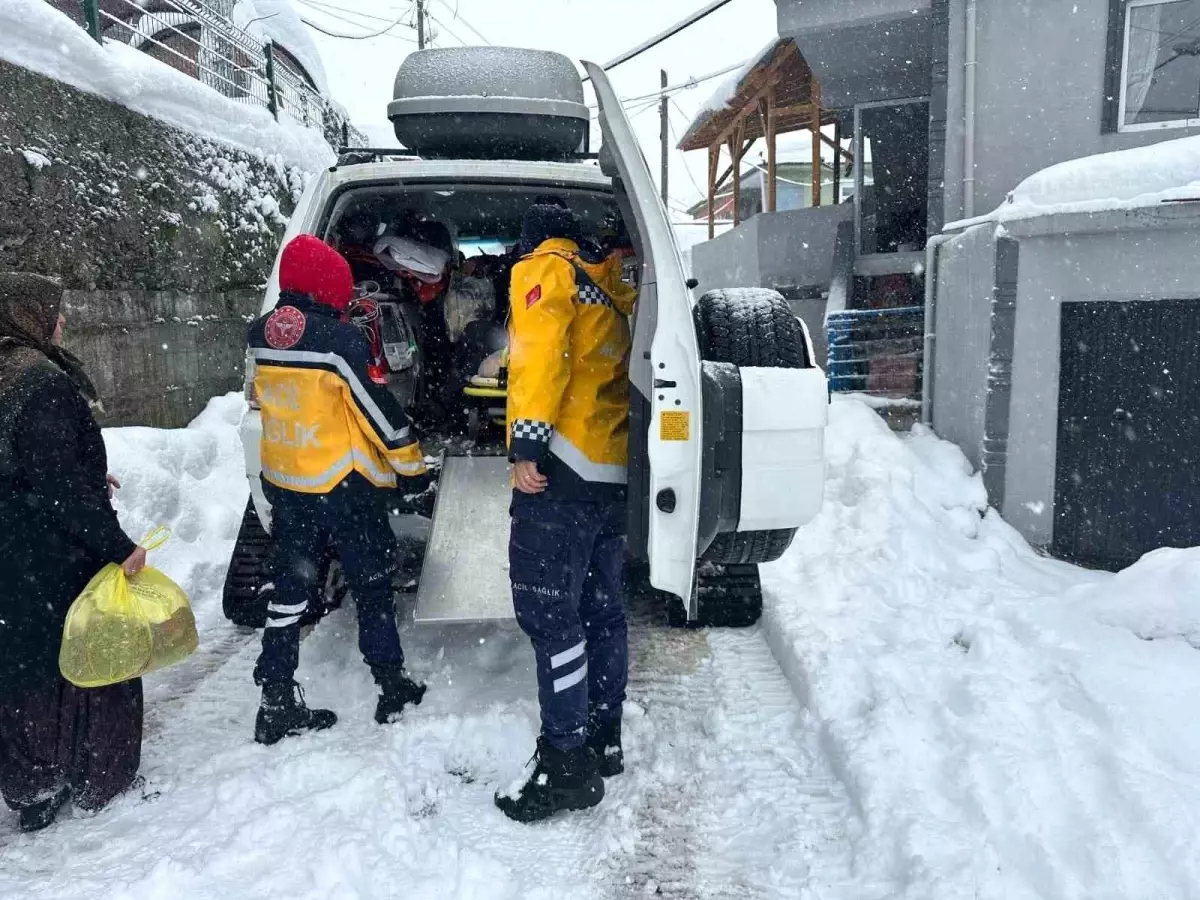 Kar Yağışında Hayat Kurtaran Ekipler
