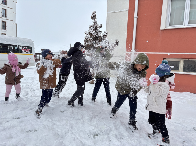 İstanbul'un 5 ilçesinde ilçesinde eğitime kar arası