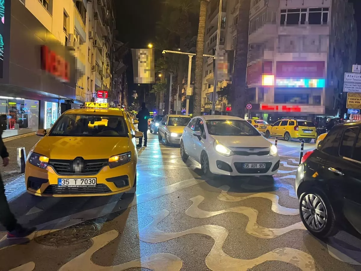 İzmir\'de Yeni Yıl Coşkusu