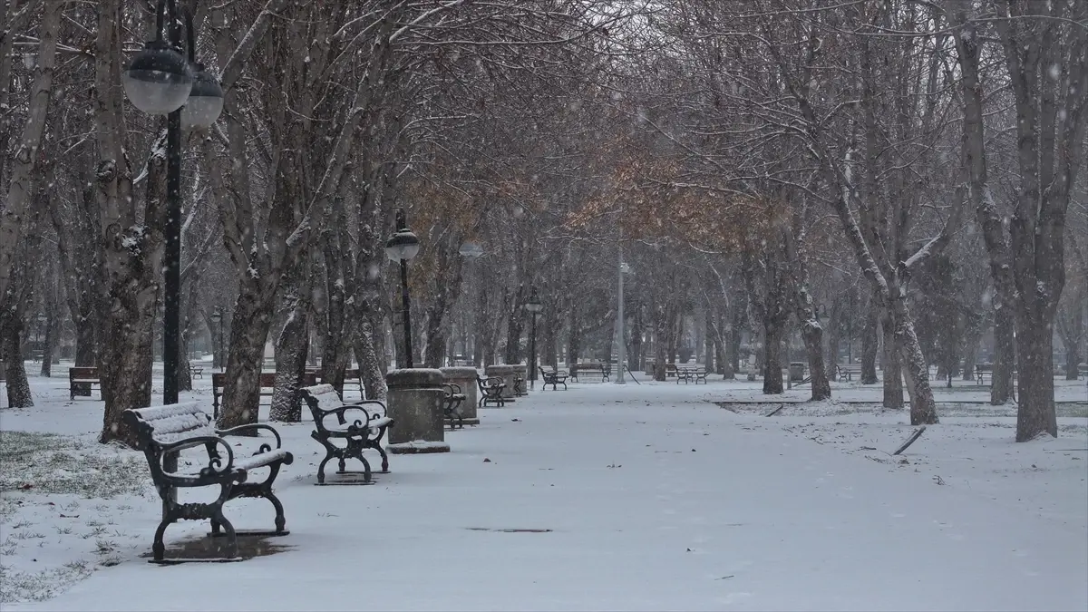 Kayseri ve Yozgat\'ta Kar Yağışı Etkili