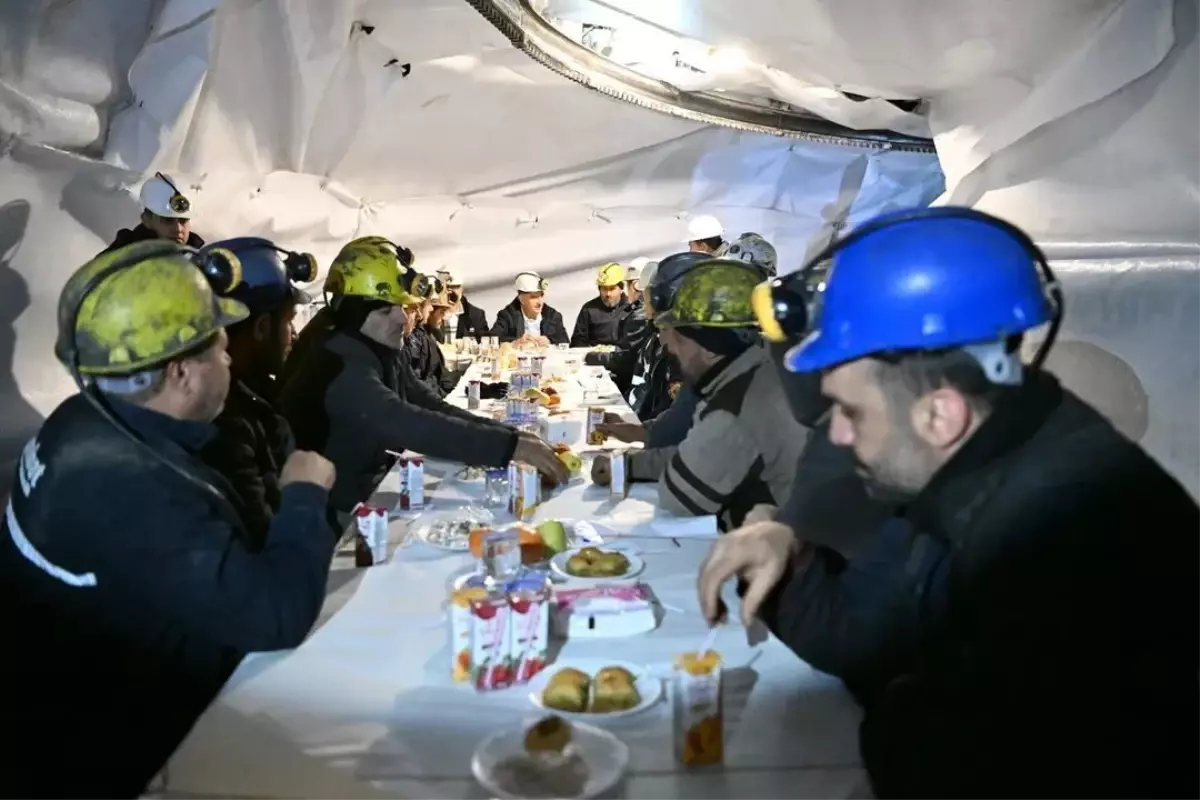 Vali Özkan, Madencilerle Yeni Yılı Kutladı