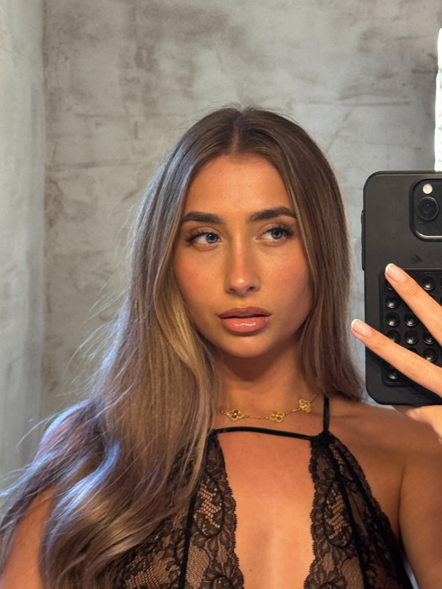 12 saatte 1113 erkekle birlikte olmuştu! Son hareketi herkesi şaşkına çevirdi 12 saatte 1113 erkekle birlikte olmuştu! Son hareketi herkesi şaşkına çevirdi