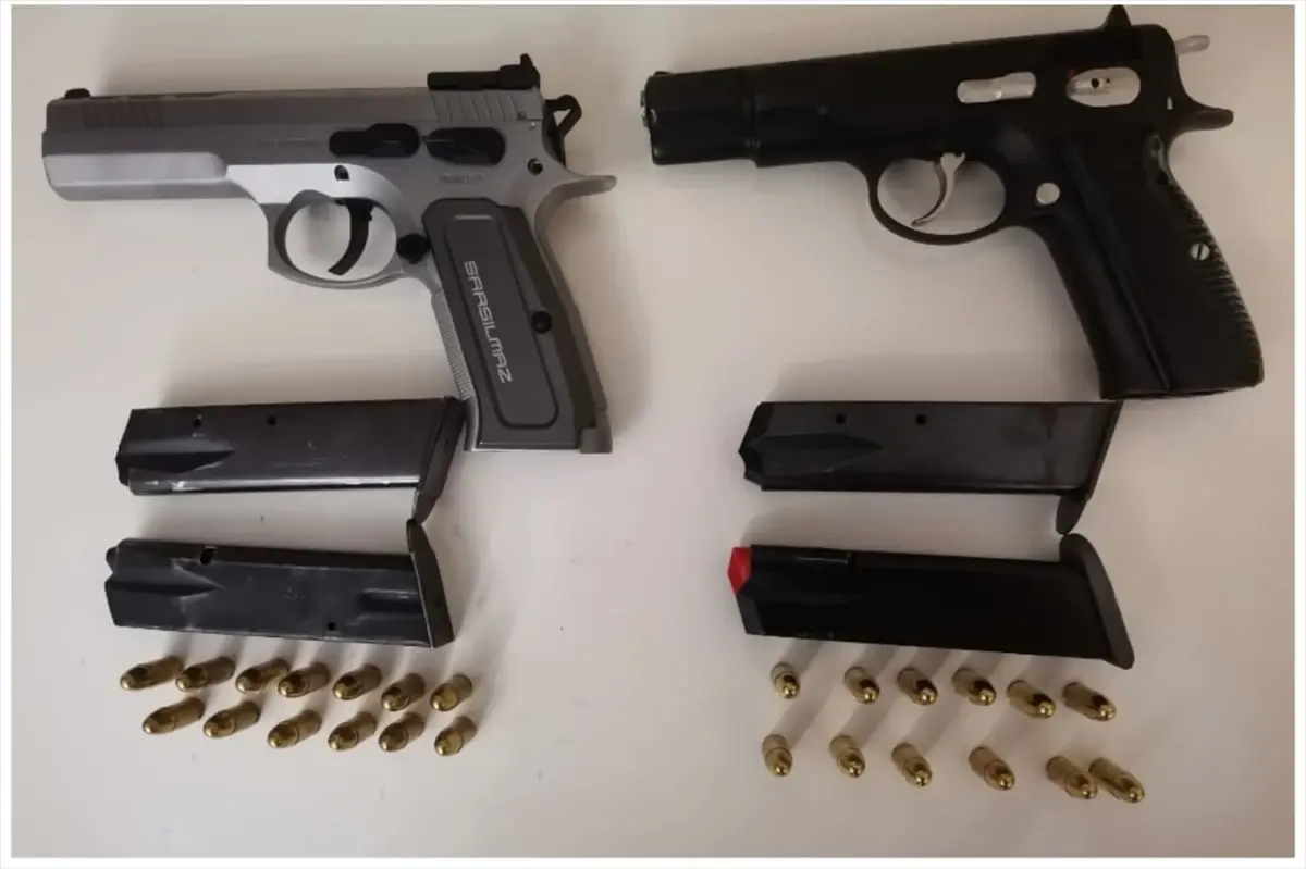 Adana\'da Operasyonda 25 Ruhsatsız Silah Ele Geçirildi