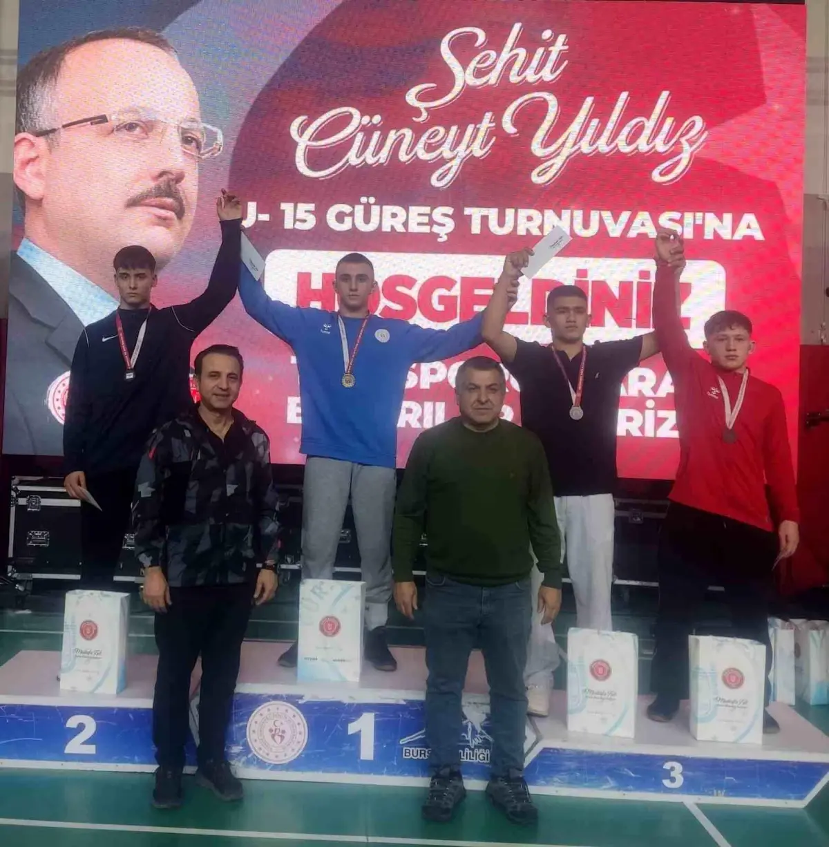 Cüneyt Yıldız U-15 Güreş Turnuvası Sonuçlandı