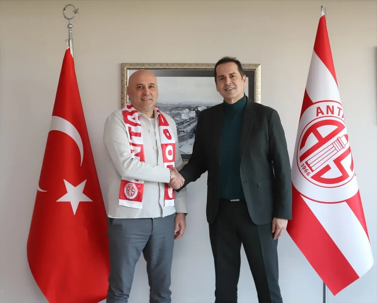 Antalyaspor\'da Yeni Teknik Direktör Sami Uğurlu