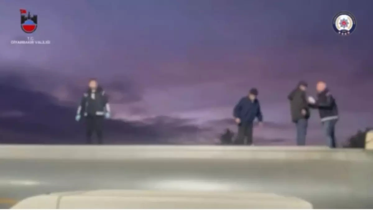 Diyarbakır\'da 32 Kaçak Göçmen Yakalandı