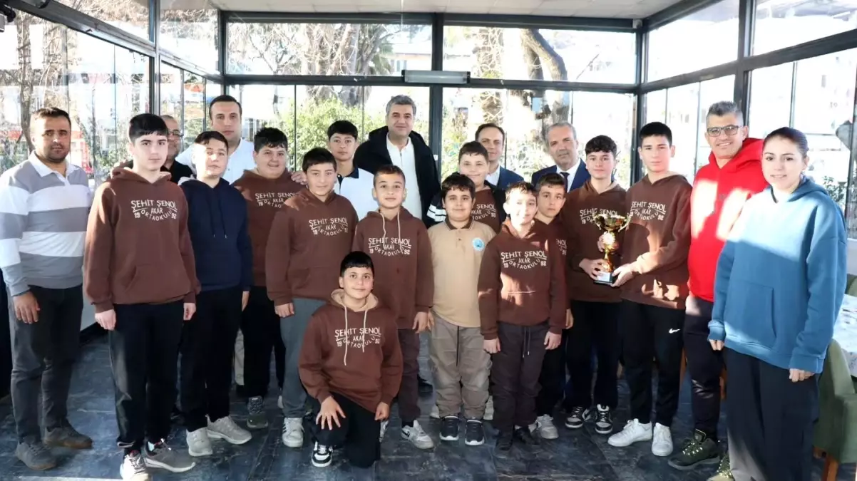 Voleybol Takımına Moral Kahvaltısı