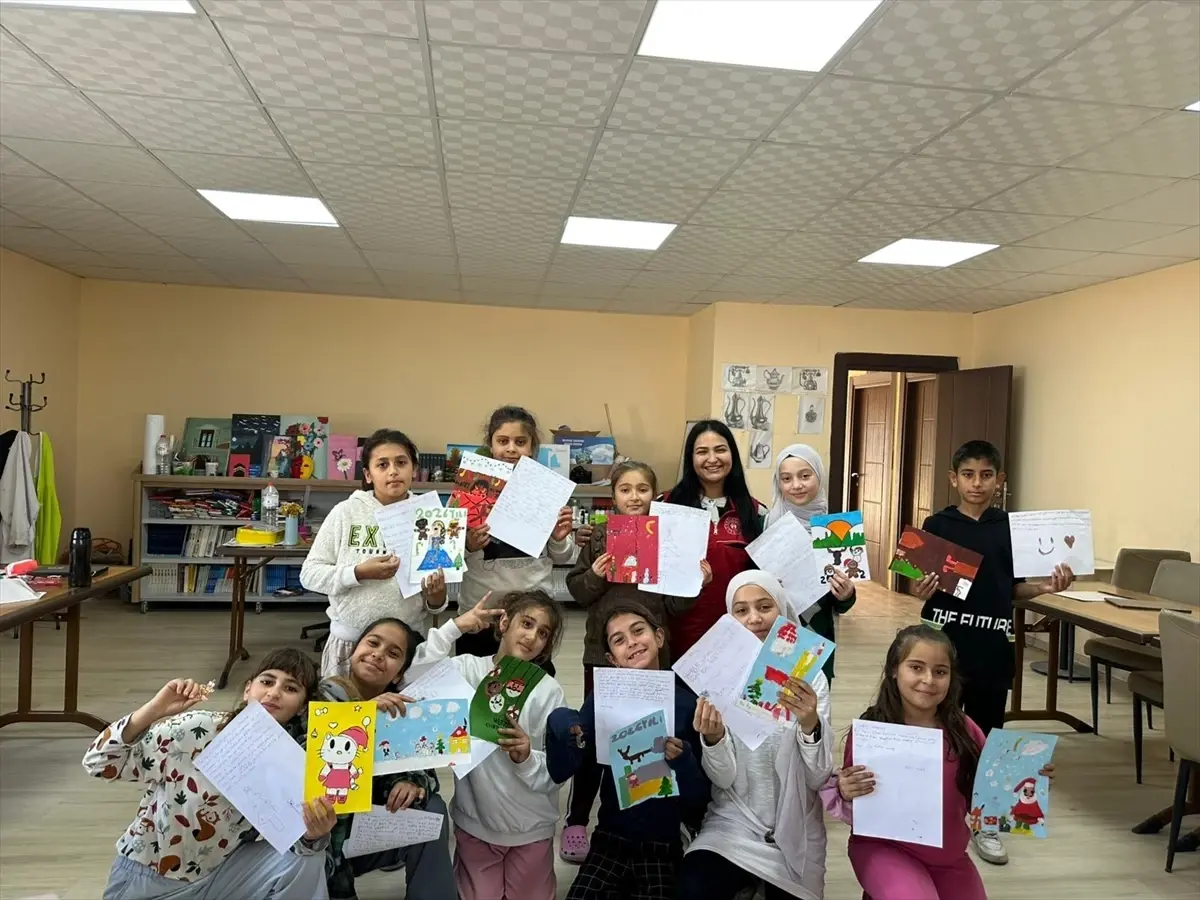 Aydınlı Öğrencilerden Hatay\'a Yeni Yıl Mesajı