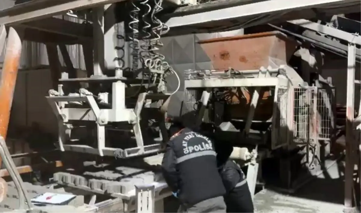 Burdur\'da İşçi Pres Makinesine Sıkıştı