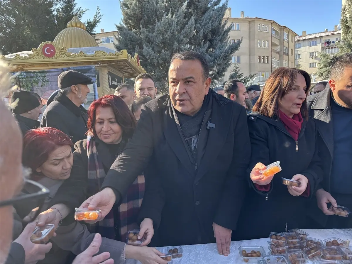 CHP\'li Milletvekilleri Çankırı\'da Lokma Dağıttı