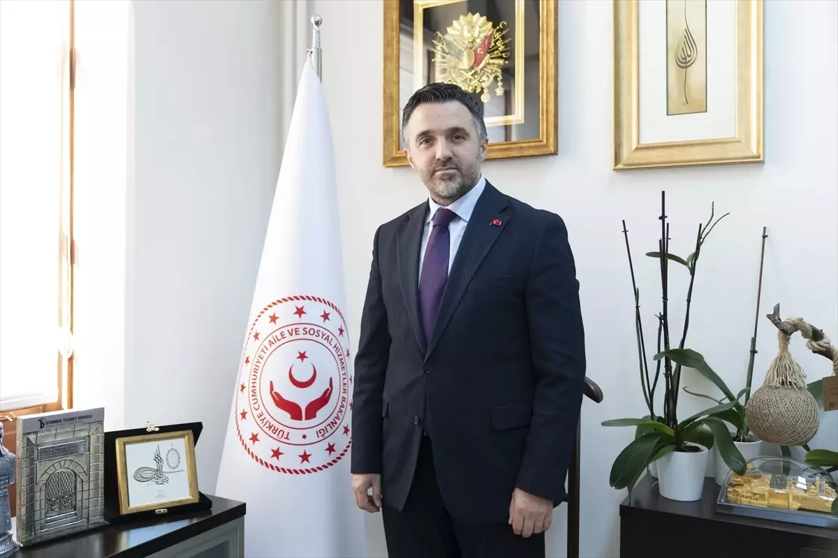 DEVLET KORUMASINDAN AİLE ŞEFKATİNE - İstanbul\'da 1150 çift koruyucu ailelikle çocuklara umut oldu