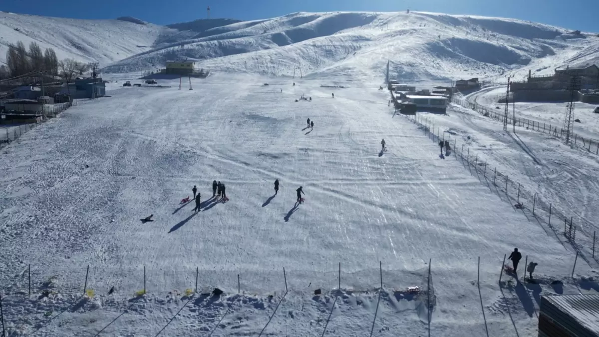 Elmadağ Kayak Merkezi Kızakçıları Ağırlıyor
