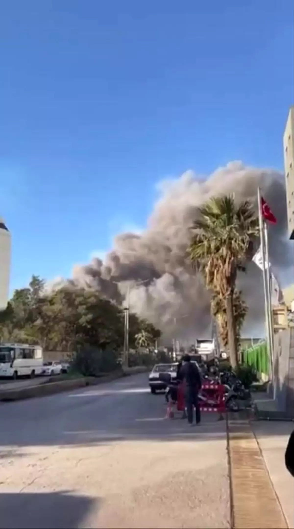 Hatay\'da Demir Çelik Fabrikasında Patlama