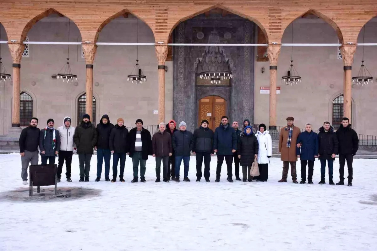 Afyonkarahisar\'da Gençlerden Sabah Namazı Buluşması