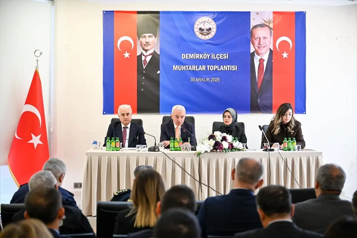 Vali Turan, muhtarlarla bir araya geldi