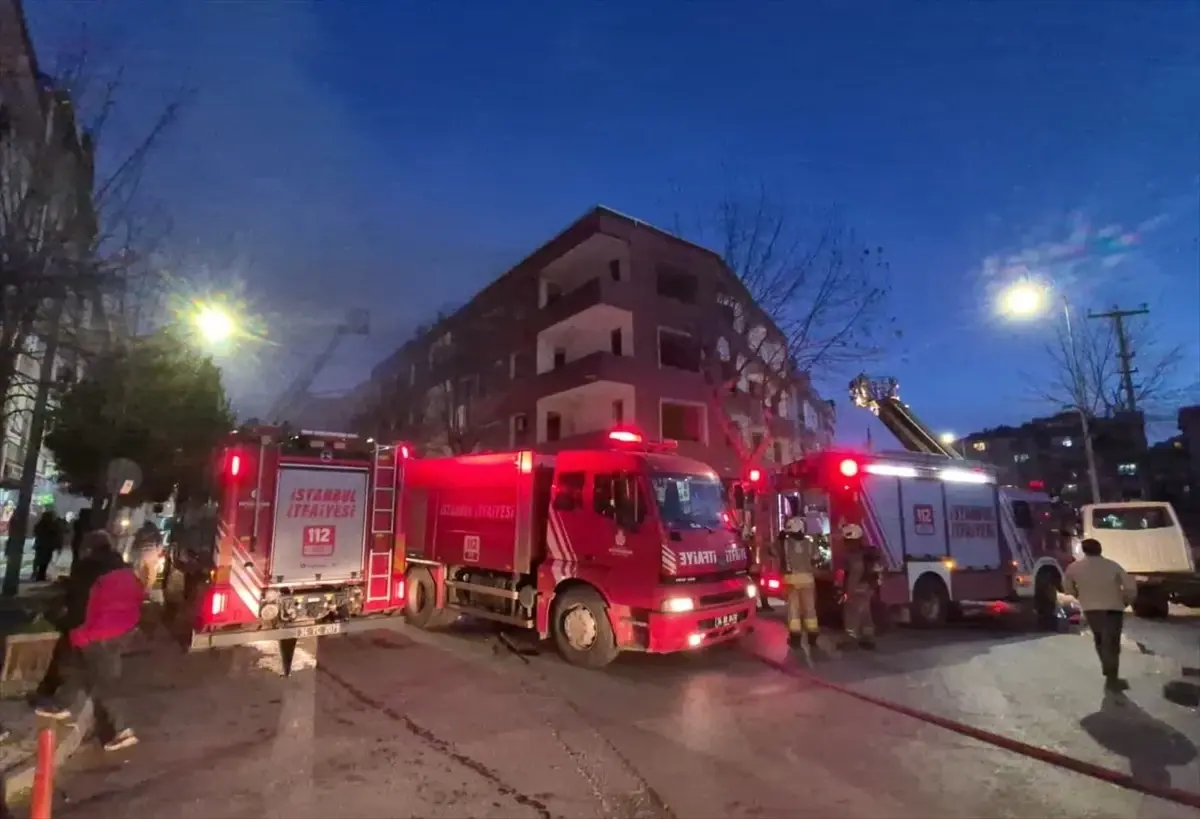 Küçükçekmece\'de Yangın