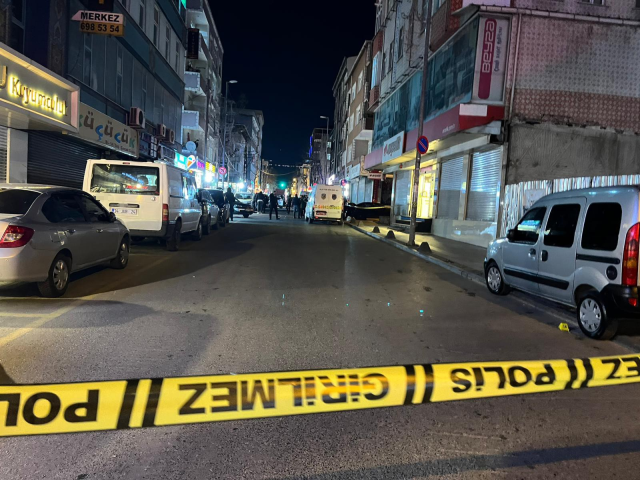 Küçükçekmece'deki silahlı saldırıda 2 kişi hayatını kaybetti
