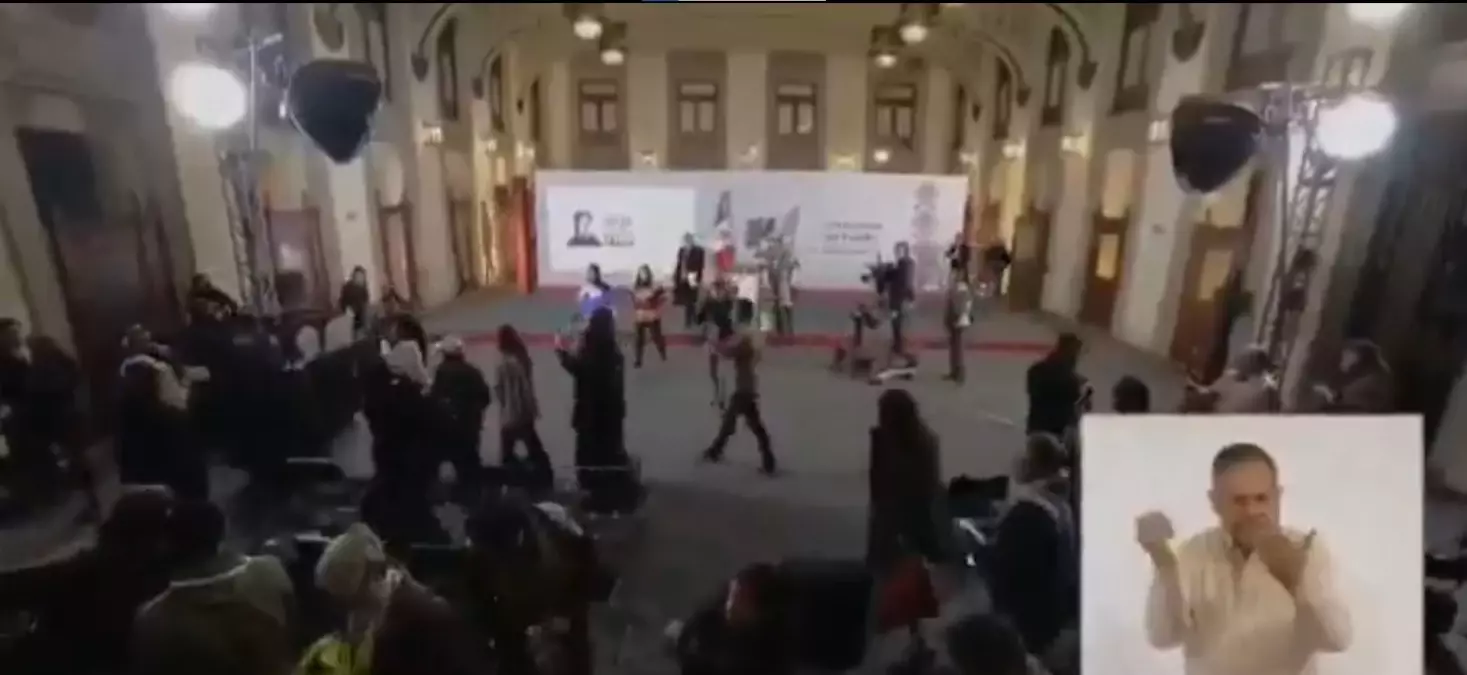 Meksika\'da devlet başkanı depreme basın toplantısında yakalandı