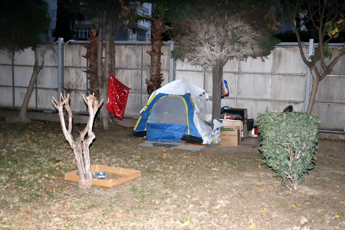 Antalya\'da Çadırda Yaşayan Adamın Dramı