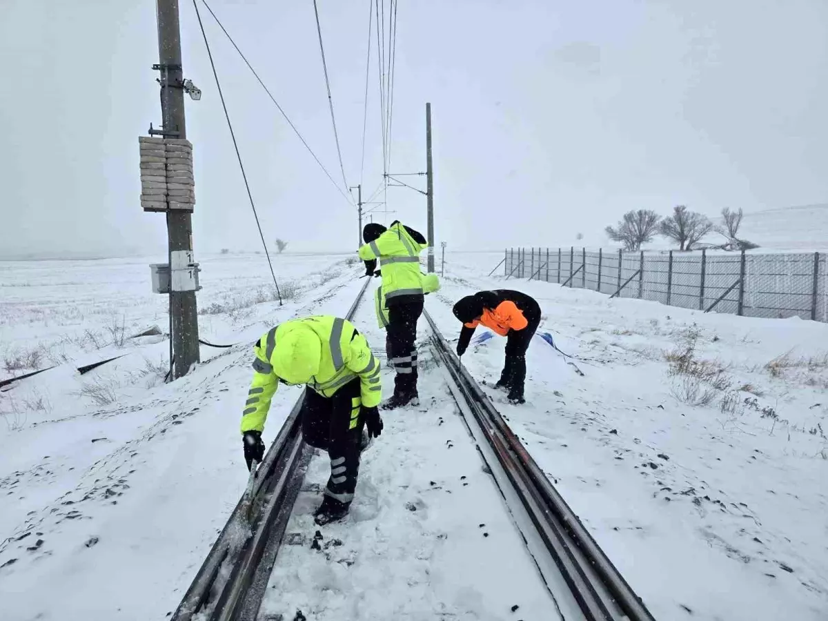TCDD Karla Mücadelede Kesintisiz Çalışıyor
