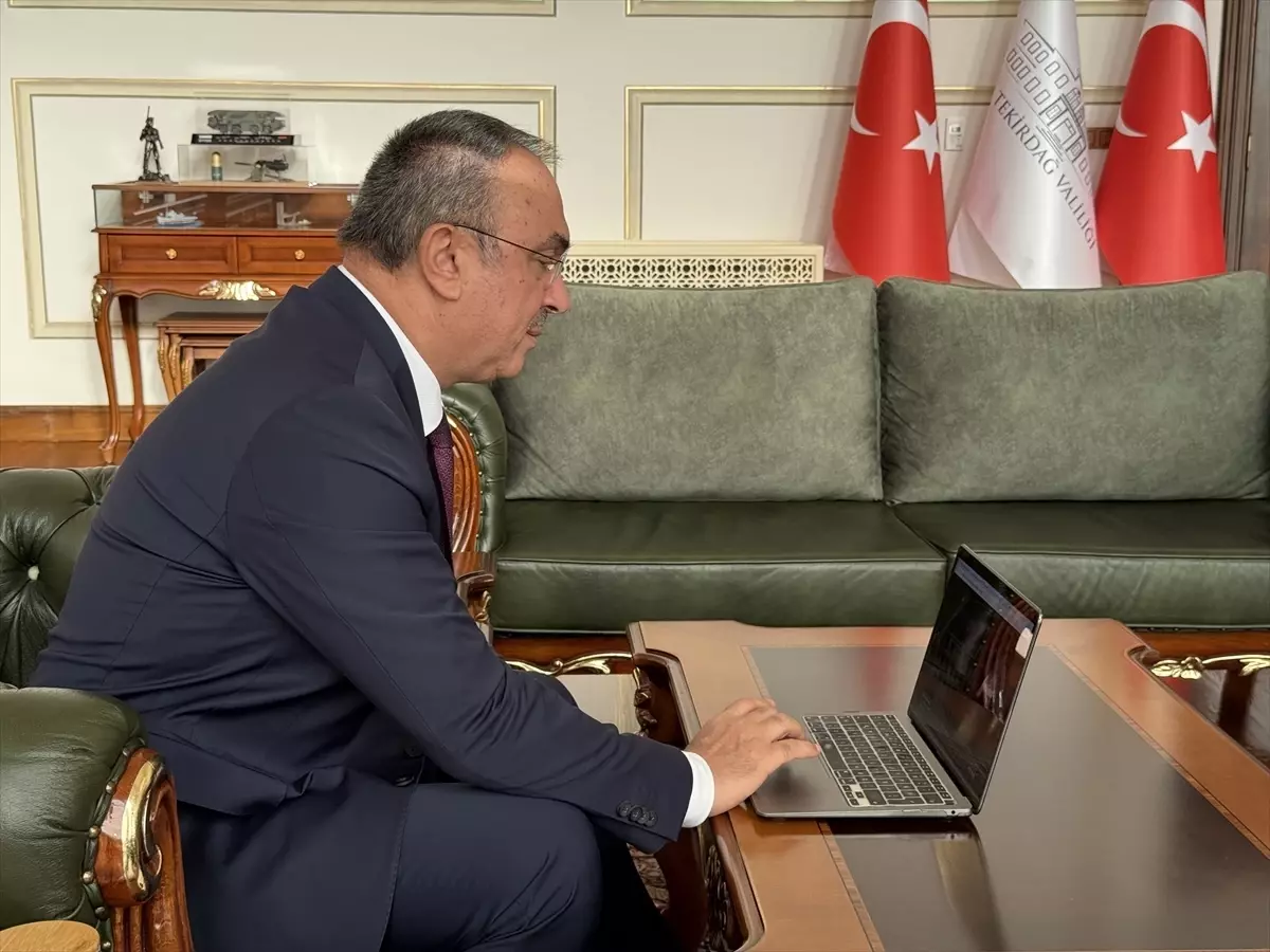 Vali Soytürk \'Yılın Kareleri\' Oylamasında